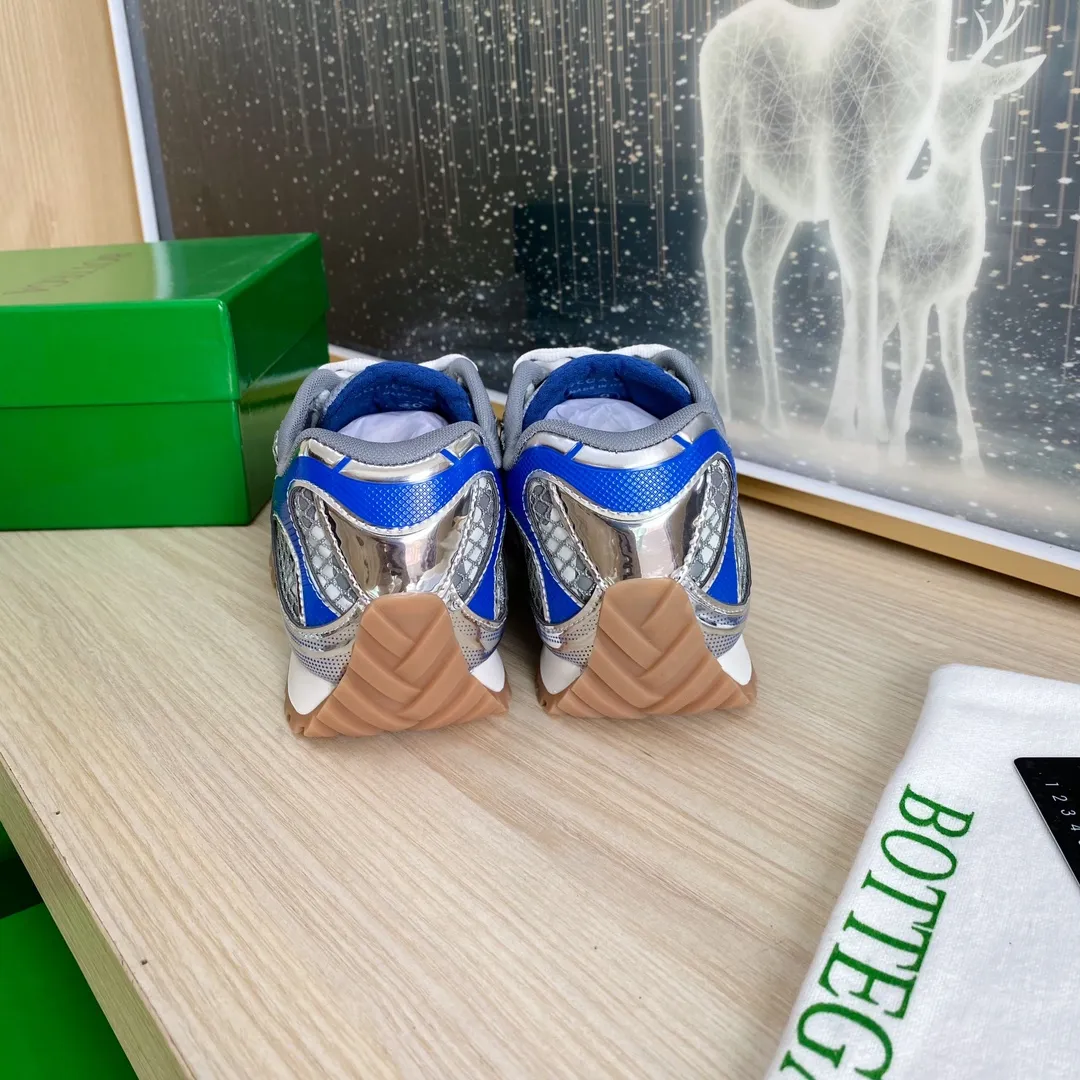 p620🐮🐮High-end version, the original 1:1 couple style new model is on the shelves🔥BV Orbit sneakers Wang Yibo's same style couple's Dad Runner sneakers, made of lightweight technical mesh fabric. Features a geometric patterned rubber outsole. The outsole is made of color-blocked TPU outsole. Size: women’s shoes 35-40, men’s shoes 39-45.